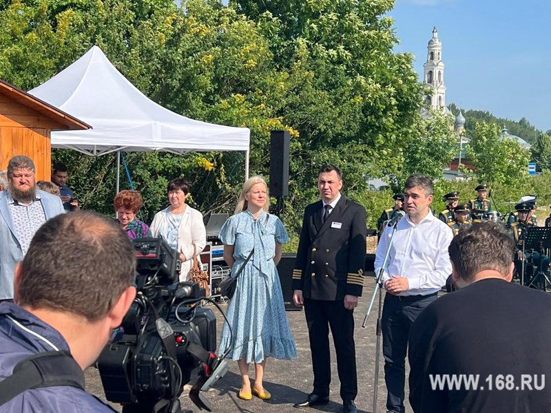 Впервые после тринадцатилетнего перерыва в древнейший малый город Ивановской области зашёл туристический теплоход &ndash; четырехпалубный &laquo;Мстислав Ростропович&raquo; компании &laquo;ВодоходЪ&raquo;. Юрьевец, 2 июля 2023 года.