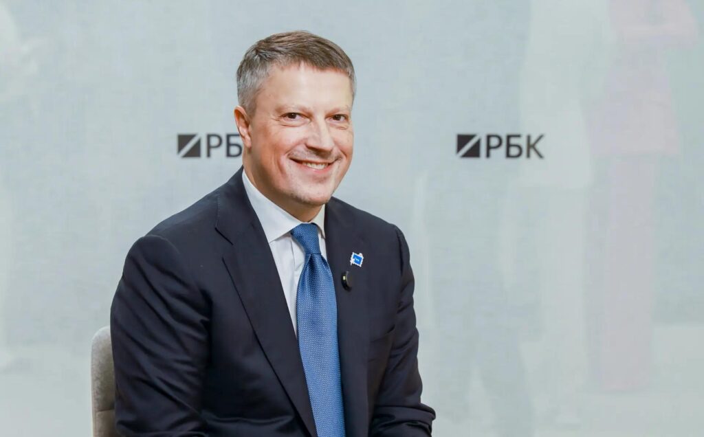 Заместитель президента — председателя правления ВТБ Георгий Горшков во время интервью РБК
